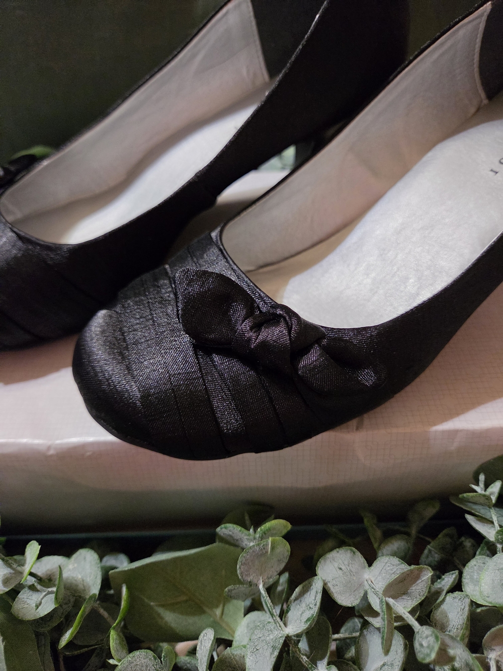 702- Metaphor Black Satin Knot Mid Heel Pumps,sz10 - Picture 5 of 8